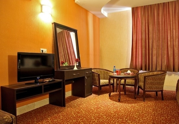 عکس هتل باباطاهر