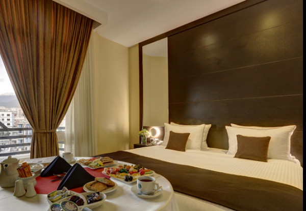 عکس هتل بزرگ