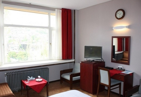 عکس هتل جهانگردی شمشک