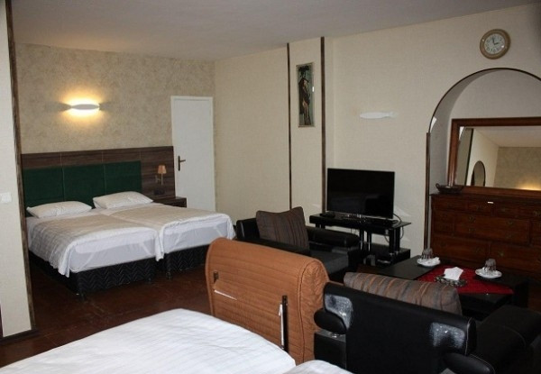 عکس هتل جهانگردی شمشک