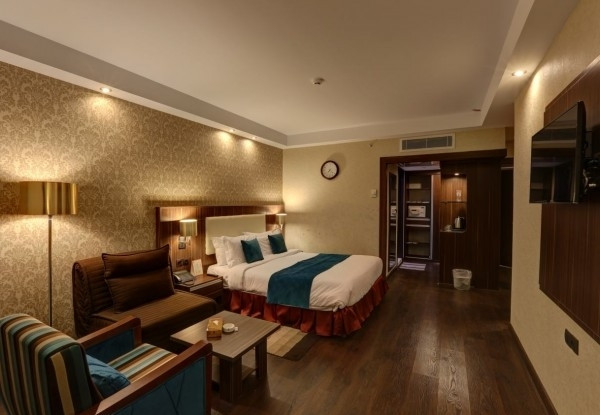 عکس هتل انقلاب