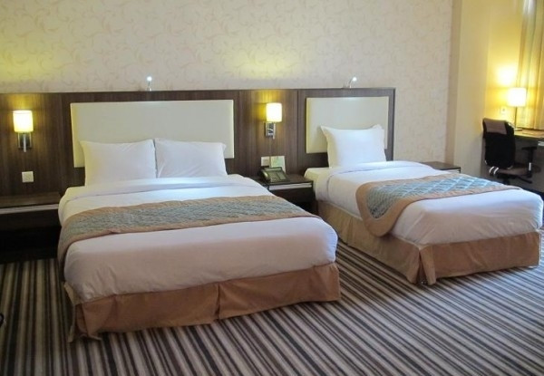 عکس هتل انقلاب