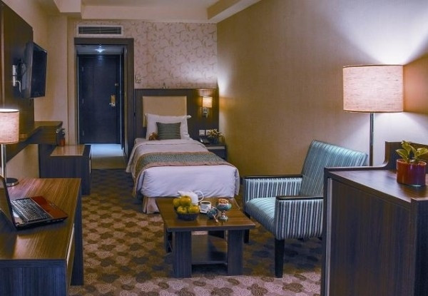 عکس هتل انقلاب