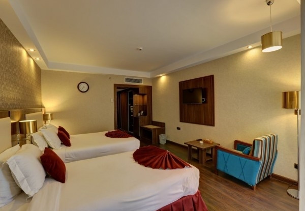 عکس هتل انقلاب