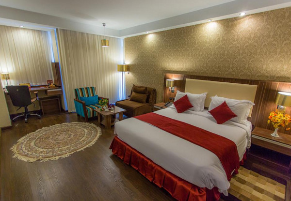 عکس هتل انقلاب