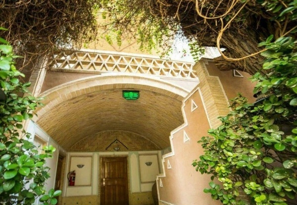 عکس هتل باغ مشیرالممالک