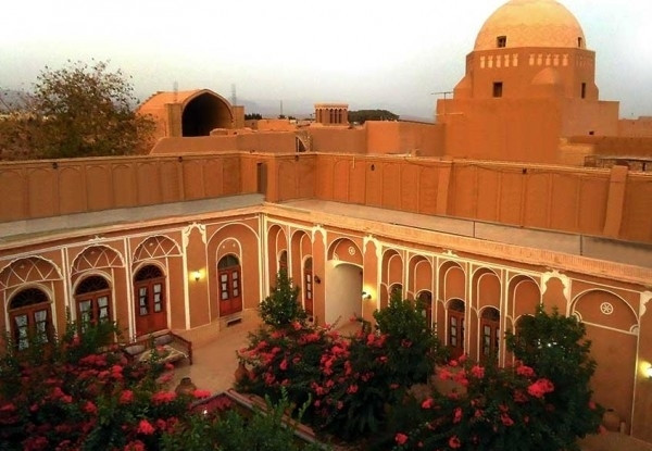 عکس هتل سنتی کهن کاشانه