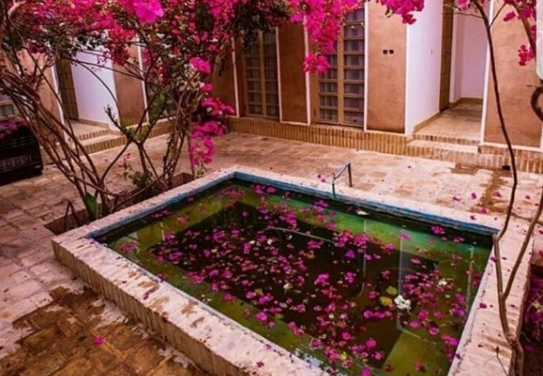 عکس هتل سنتی کهن کاشانه
