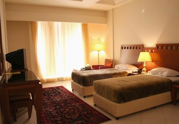 عکس هتل بزرگ